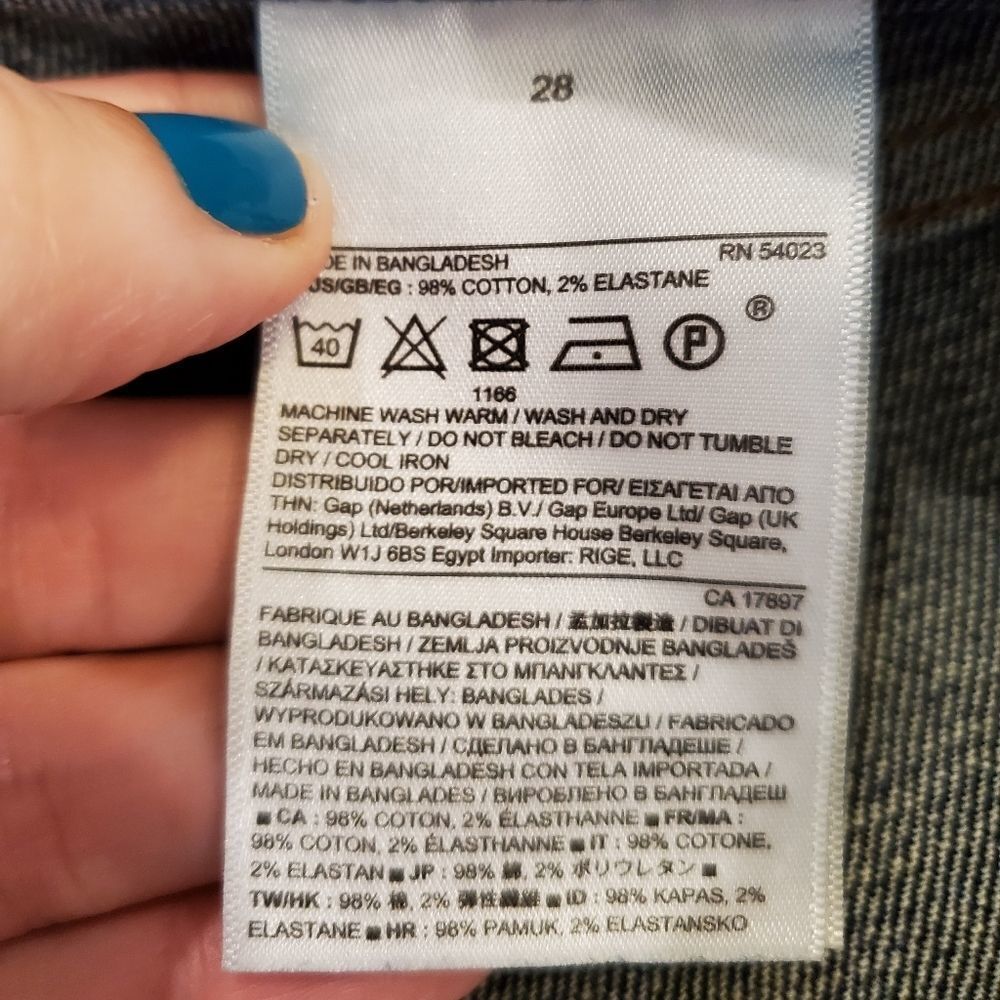 Dark wash distressed Banana Republic jeans Size 28! - Picture 10 of 10